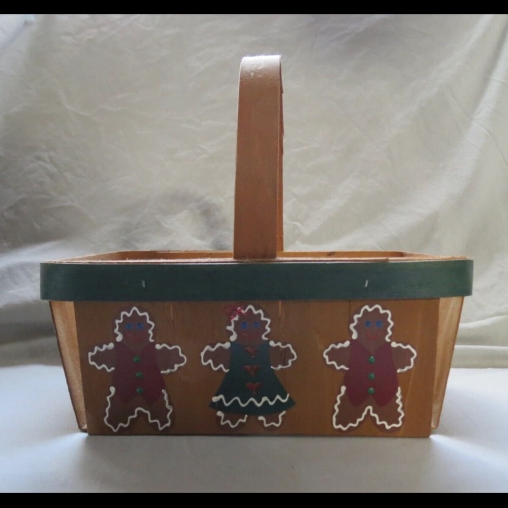 Vintage 1990’s Gingerbread Themed Wooden Basket